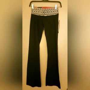 Boot cut yoga pants Sz S fitness leggings nwt